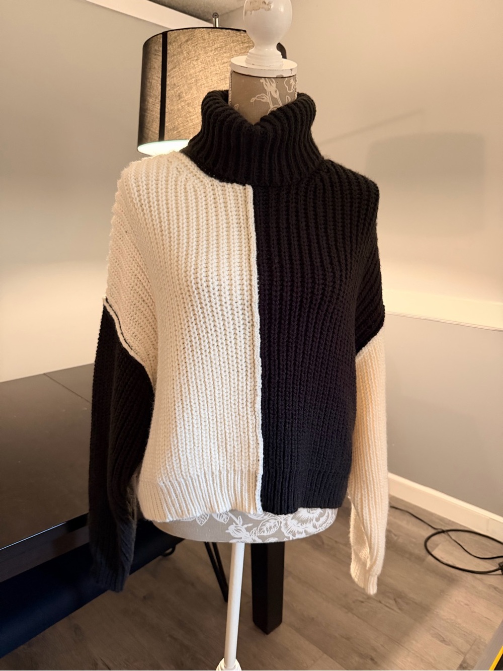 Zara Black & White Colorblock Turtleneck Oversized Knitted Sweater - Picture 2 of 4